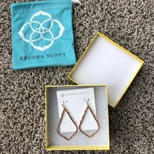 Kendra Scott Sophee Drop gold earrings